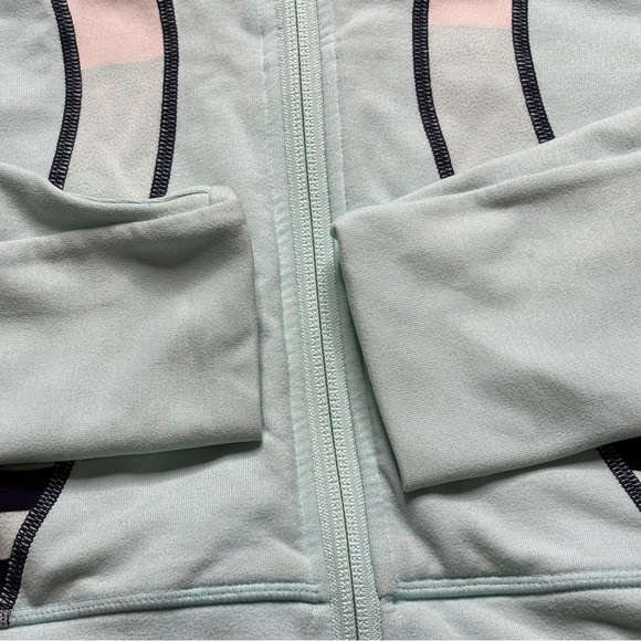 Lululemon In Stride Jacket - Picture 7 of 7